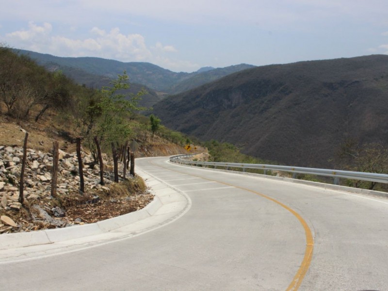 Abate Querétaro deuda histórica en infraestructura con la Sierra Gorda