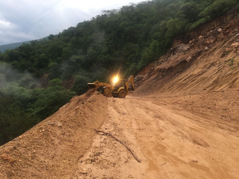 Abierta la carretera VdeA-Minatitlán, pero se cerrará si llueve