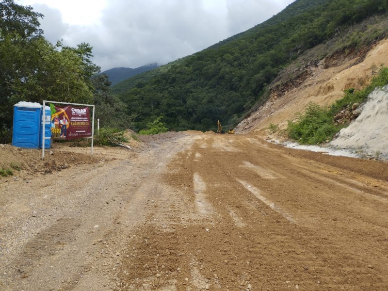 Abierto paso vehicular en carretera Villa de Álvarez-Minatitlán, kilómetro 34
