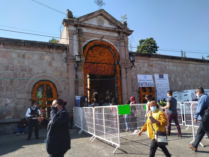 Abiertos hasta las 6:00 pm todos los panteones de Morelia