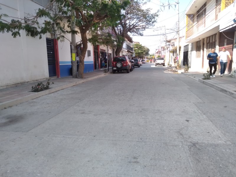Abren calles del centro histórico en Juchitán