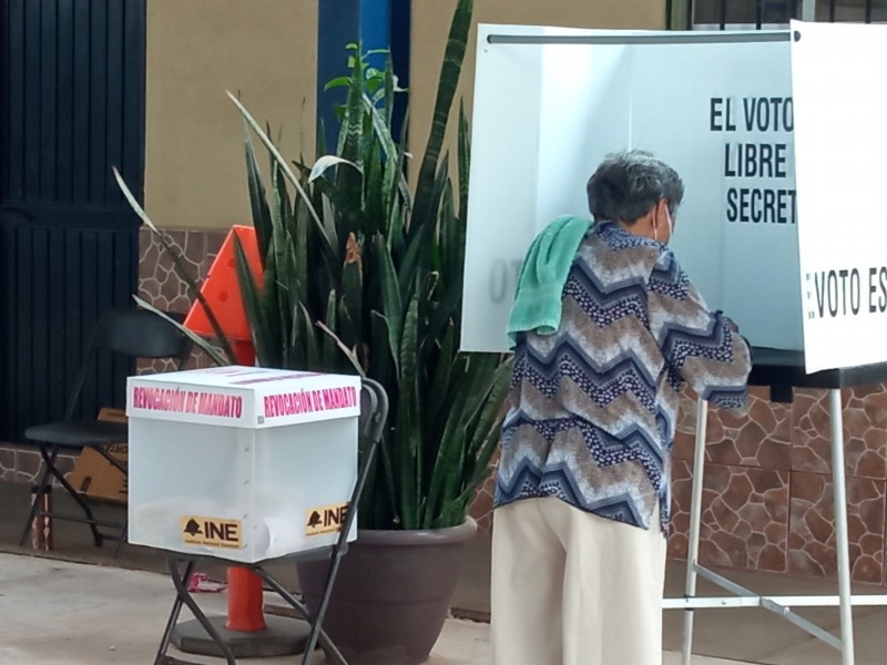 Abren casillas para votar en consulta de Revocación de Mandato