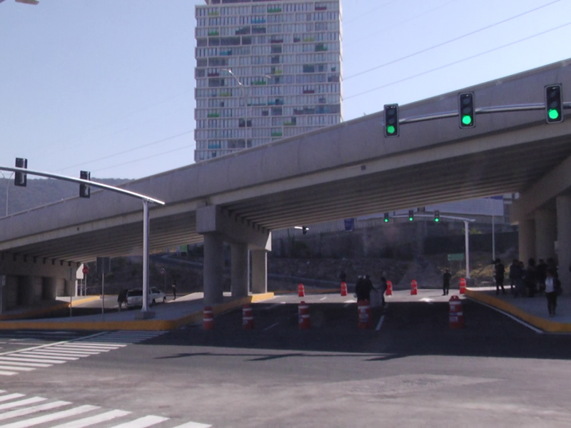 Abren circulación puente inferior de Bernardo Quintana