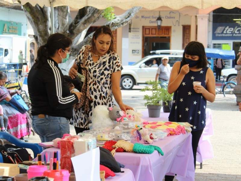 Abren espacio de comercialización para mujeres emprendedoras