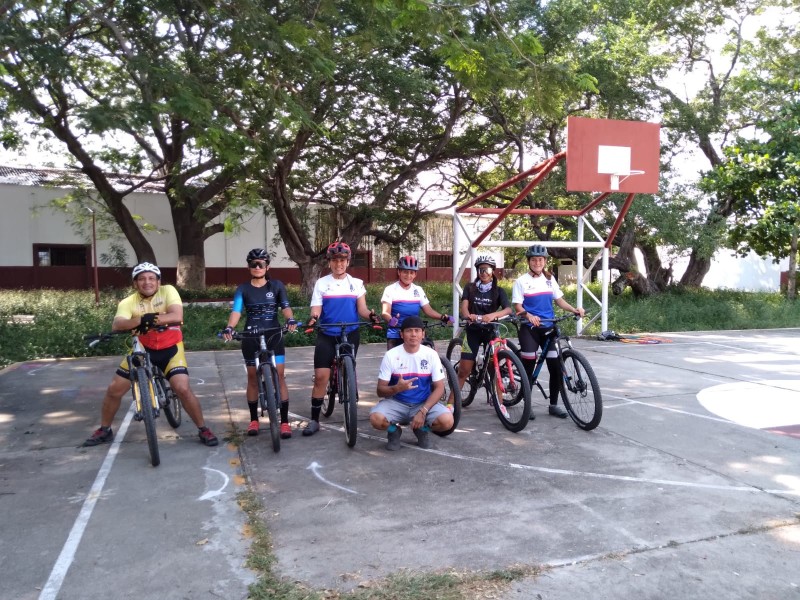 Abren la primera escuela funcional de ciclismo en Juchitán.