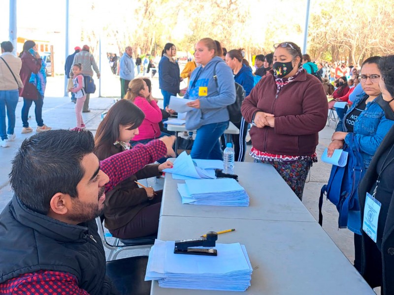 Abren módulos para becas escolares en Gómez Palacio