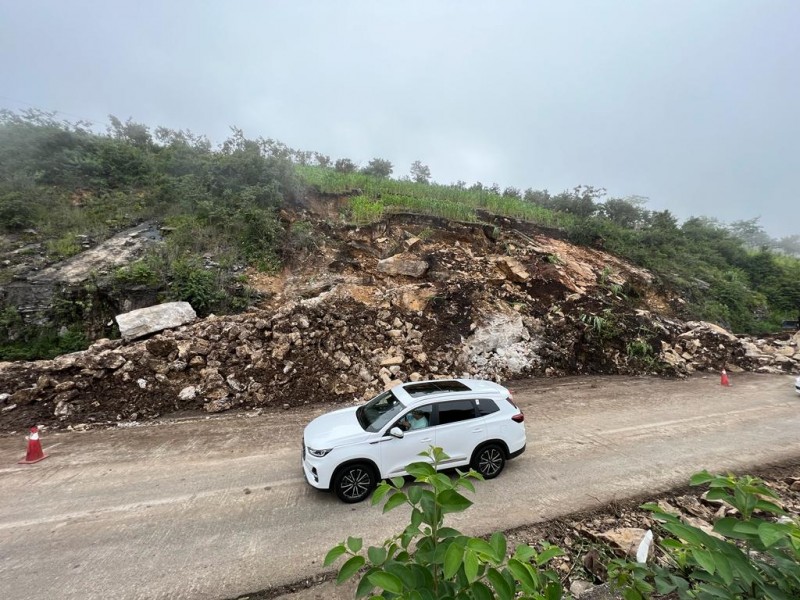 Abren paso pero siguen trabajos en supercarretera SCLC-Chiapa