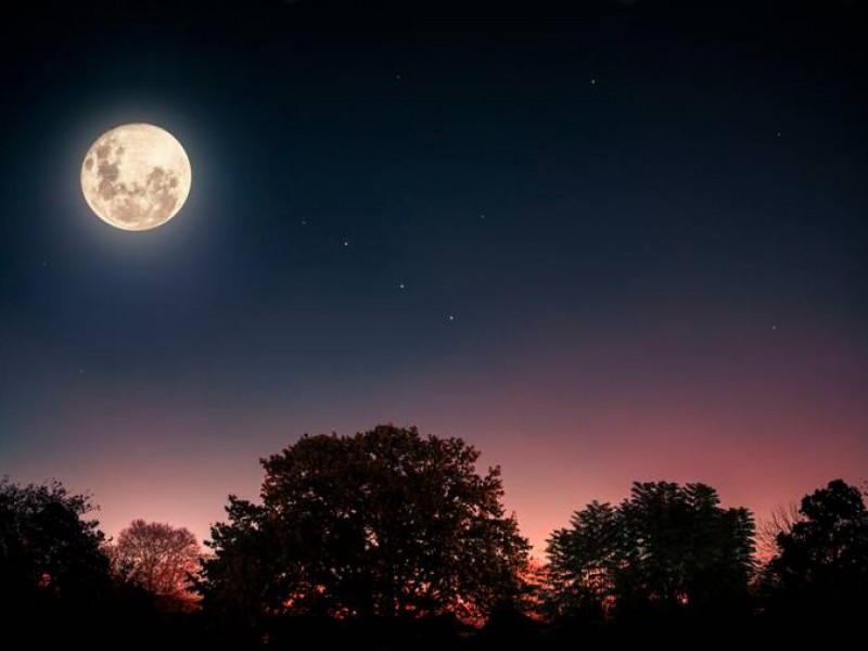 Abril, mes de conjunciones y lluvias de estrellas