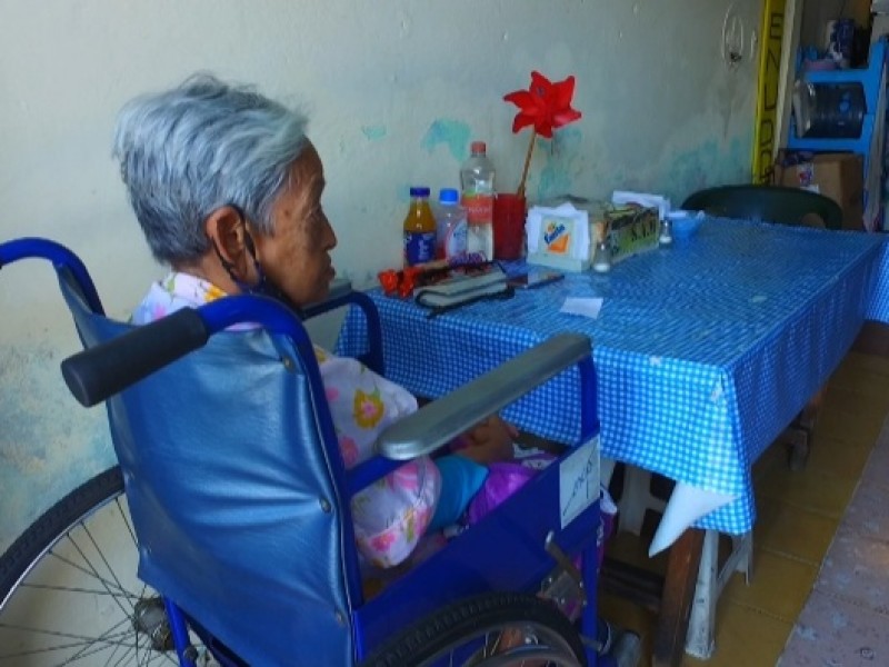 Abuelita moreliana se rompe la cadera; pide apoyo económico