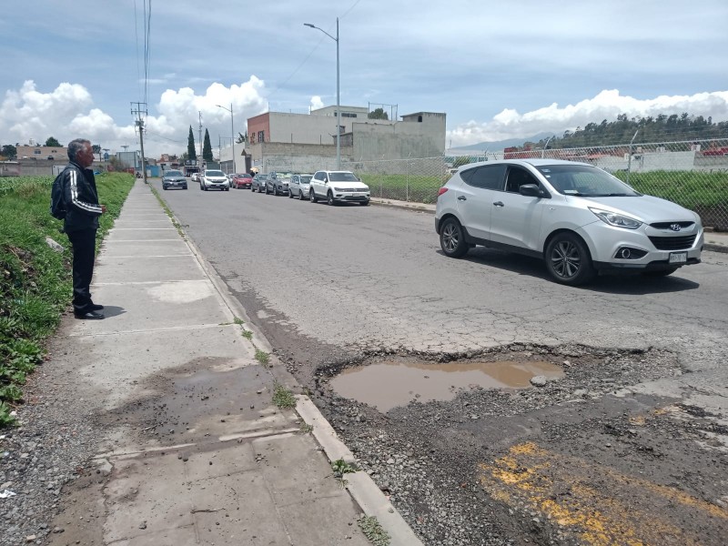 Abundan baches en Metepec