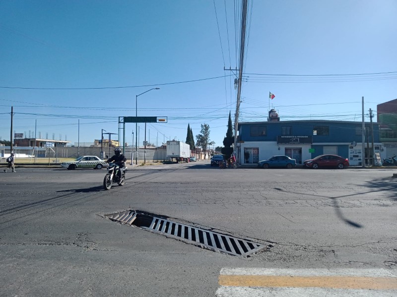 Abundan coladeras en malas condiciones en Toluca