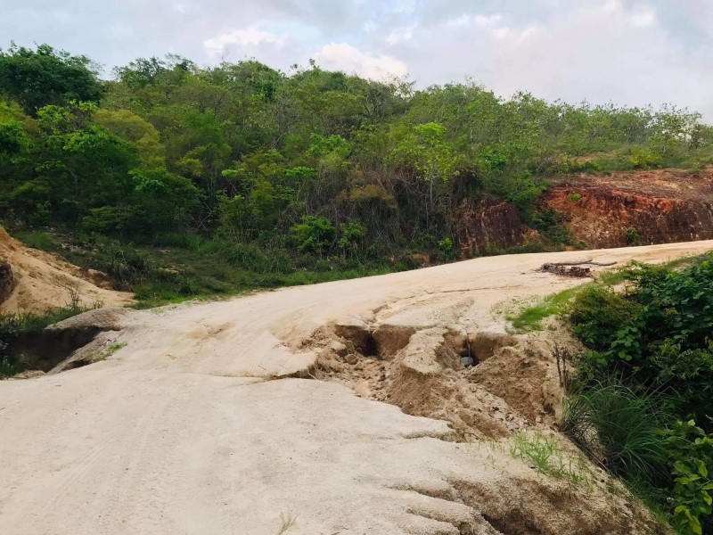 Acaban lluvias pero persisten daños en sierra de Atoyac