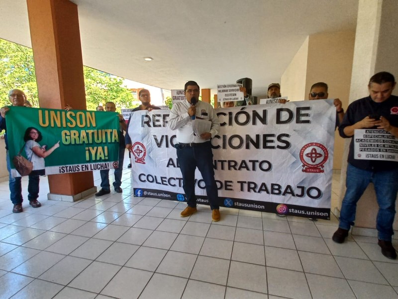 Académicos de la Universidad de Sonora protestan para exigir cumplimiento de cláusulas Académicos de la Universidad de Sonora protestan para exigir cumplimiento de cláusulas