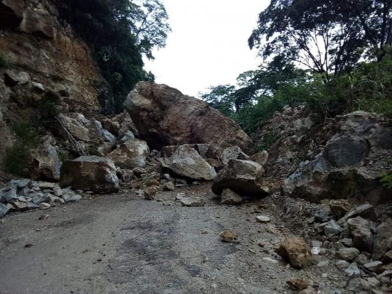 Acceso a Salto de Agua, limitado por derrumbes