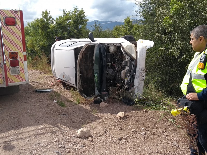 Accidente automovilístico deja un lesionado.