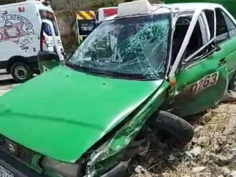 Accidente automovilístico en blvd Aristóteles