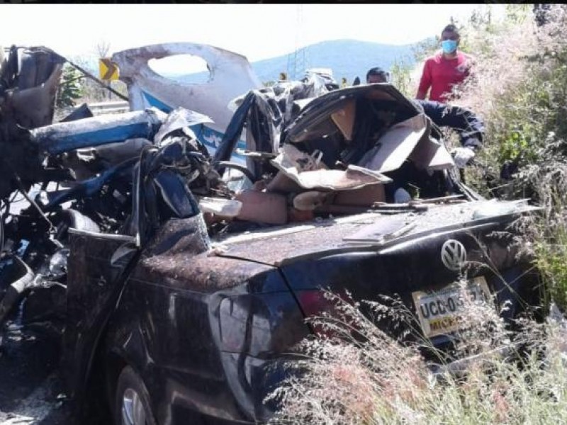 Accidente carretero deja 4 muertos en Chavinda