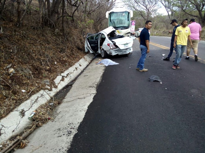 Accidente carretero deja 6 muertos