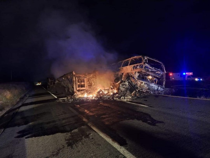 Accidente de autobús deja 19 víctimas mortales