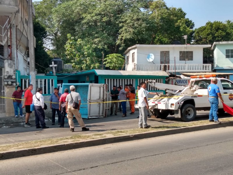 Accidente deja cuantiosos daños materiales