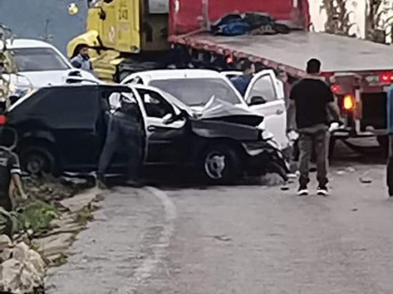 Accidente deja daños materiales en San Juan Cancuc
