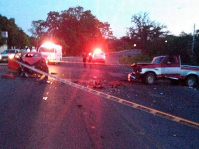 Accidente deja un muerto y dos heridos en carretera Córdoba-Veracruz