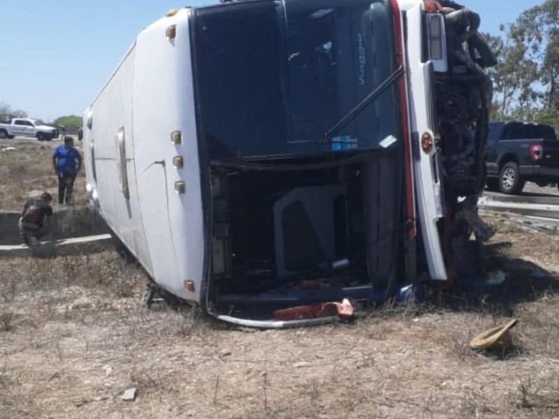Accidente en autopista Mazatlán-Culiacán deja 9 lesionados