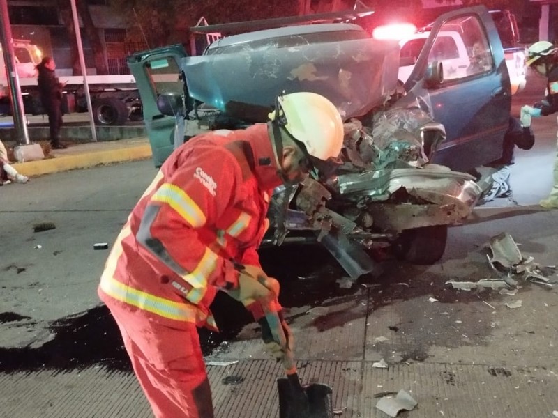 Accidente en bulevar 5 de mayo deja varios lesionados