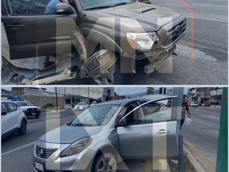 Accidente en bulevar Ixtapa-Zihuatanejo deja un lesionado