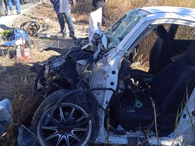 Accidente en carretera federal 15 deja 2 fallecidos