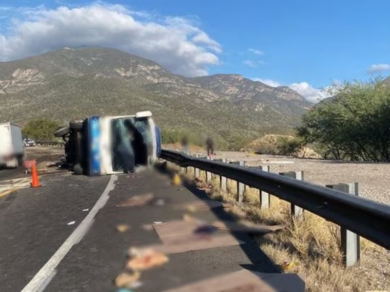 Accidente en carretera Oaxaca-Puebla deja 18 migrantes muertos