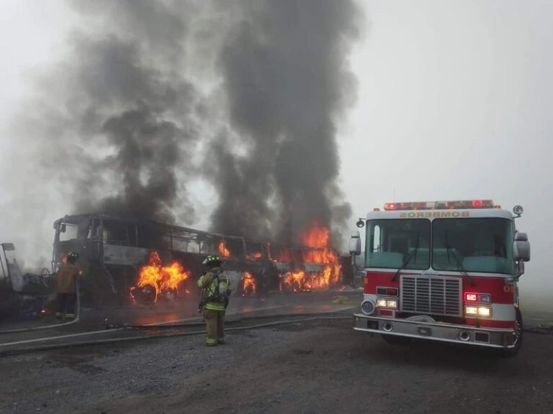 Accidente en carretera Queretaro-San Luis Potosí provoca incendio