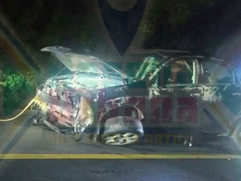 Accidente en carretera Tepic-Puerto Vallarta deja 2 lesionados