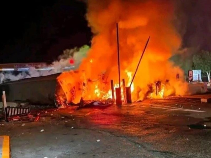 Accidente en caseta de cobro de Angostura deja al menos 3 muertos