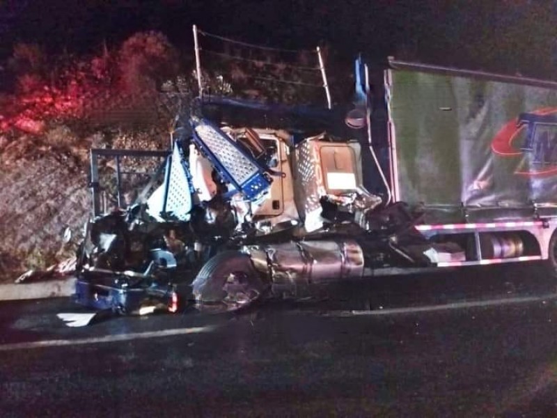 Accidente en la Amozoc-Perote deja conductores muertos