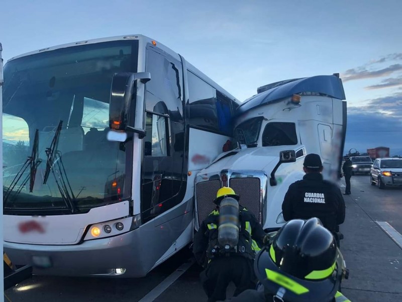 Accidente en la Puebla-Orizaba deja un muerto y cuatro heridos