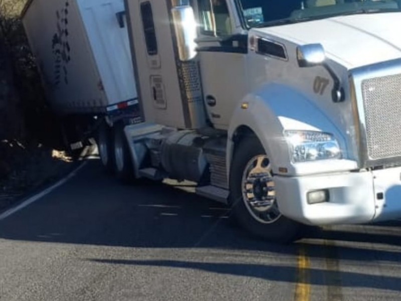 Accidente en tramo carretero Ímuris-Cananea extremar precauciones