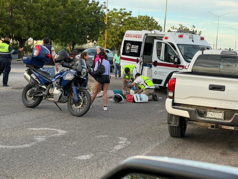 Accidente entre automóvil y motocicleta deja un lesionado en avenida ...