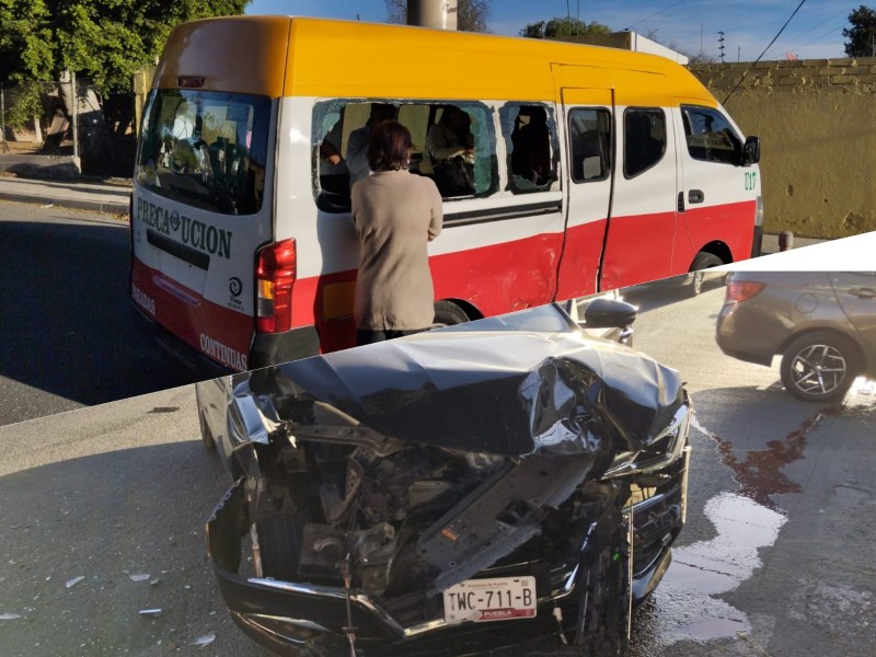 Accidente entre colectiva y particular deja 2 lesionados