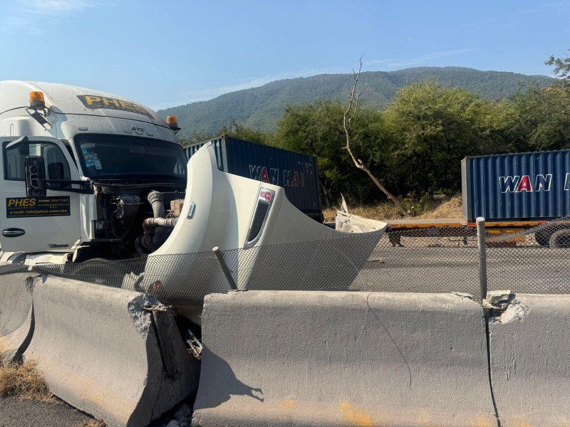 Accidente paraliza nuevamente autopista Colima - Manzanillo