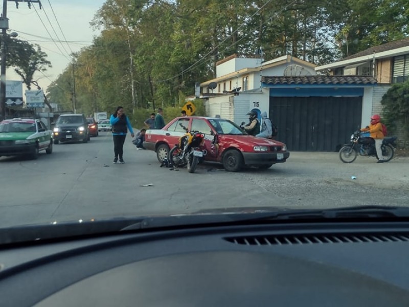 Accidente sobre la carretera Briones deja estudiante lesionado