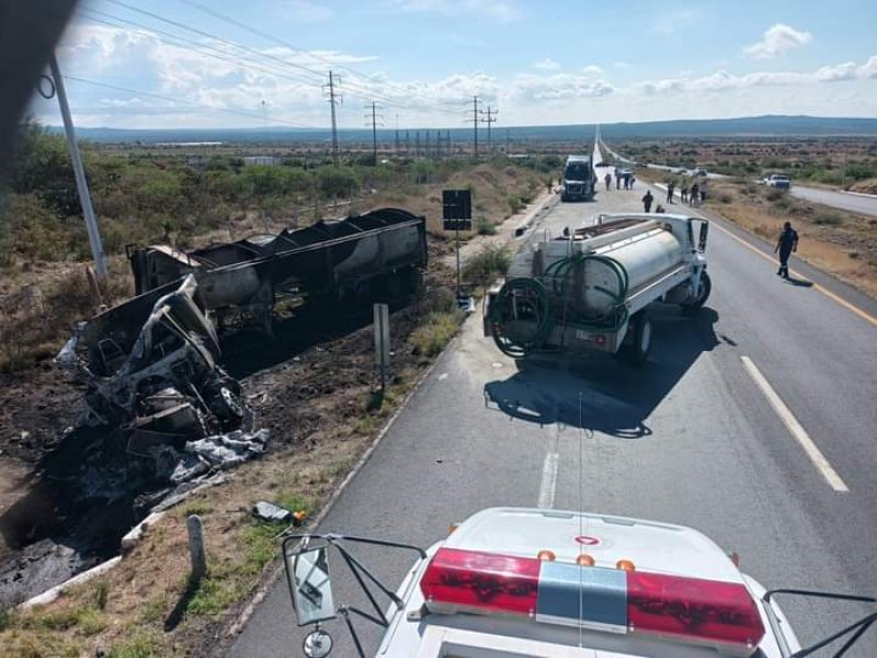 Accidente termina en incendio