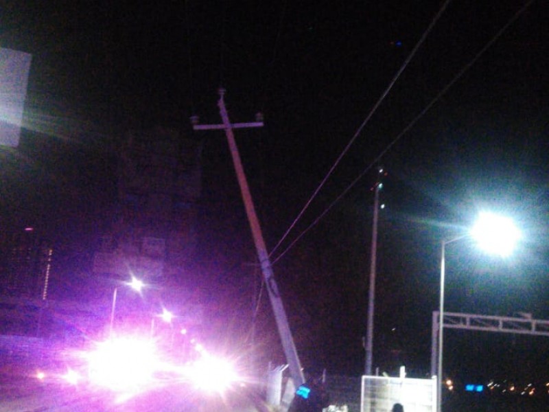 Accidente vehicular afecta suministro de agua en 12 colonias