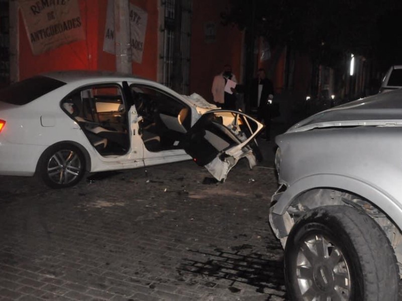 Accidente vehicular en centro histórico deja prensado a conductor