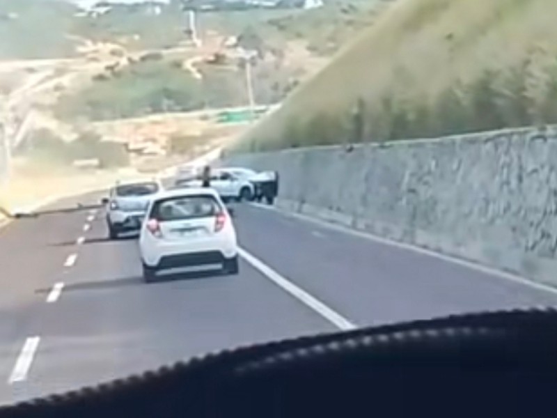 Accidente vehicular provoca cierre parcial en carretera de Cabo San Lucas