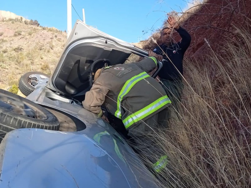 Accidente vehícular tipo choque en calzada solidaridad