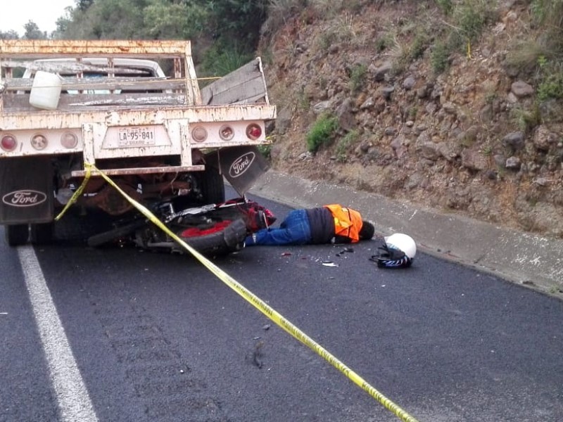 Accidentes complican circulación en Edomex; muere motociclista