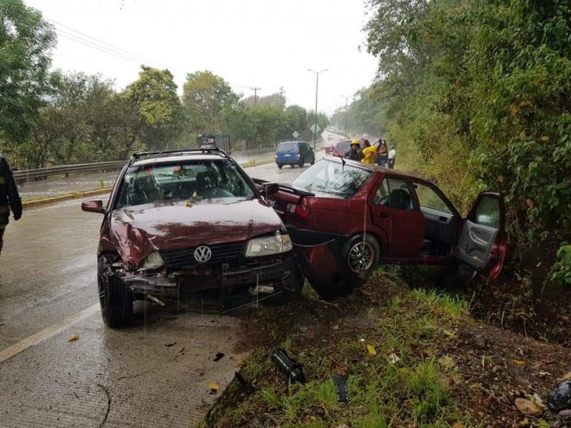 Accidentes en carretera de Coatepec siguen cobrando víctimas