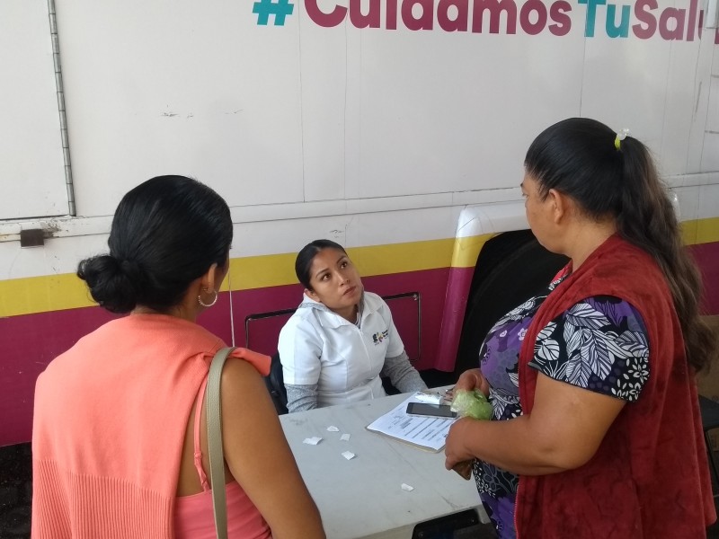 Acercan servicios de salud a familias vulnerables