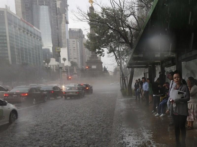 Activan alertas en la Cdmx por fuertes lluvias